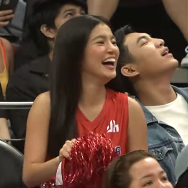 bellelieversofc's tweet photo. .@bellemariano02 snaps from Donny's Idol Fan Cam! 😇 #StarMagicAllStarGames2023 

GAME ON DONBELLE  

#DynamicPlayerDONNY 
#BELLEDiamondOfTheGame #BelleMariano https://t.co/P5W12Sy2bO