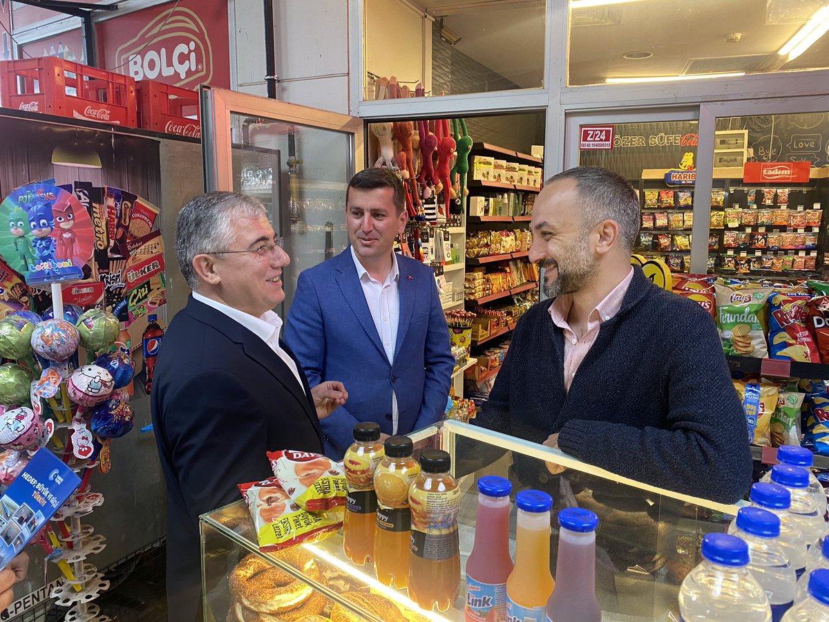 hakan_kuscuoglu's tweet photo. Değerli teşkilatımızla birlikte Düzce Terminal Esnaflarımız ile bir araya geldik. Göstermiş oldukları ilgi ve misafirperverliklerinden dolayı hepsine ayrı ayrı teşekkür ediyorum. 

📍Düzce Terminal https://t.co/0LOOvA4wOV