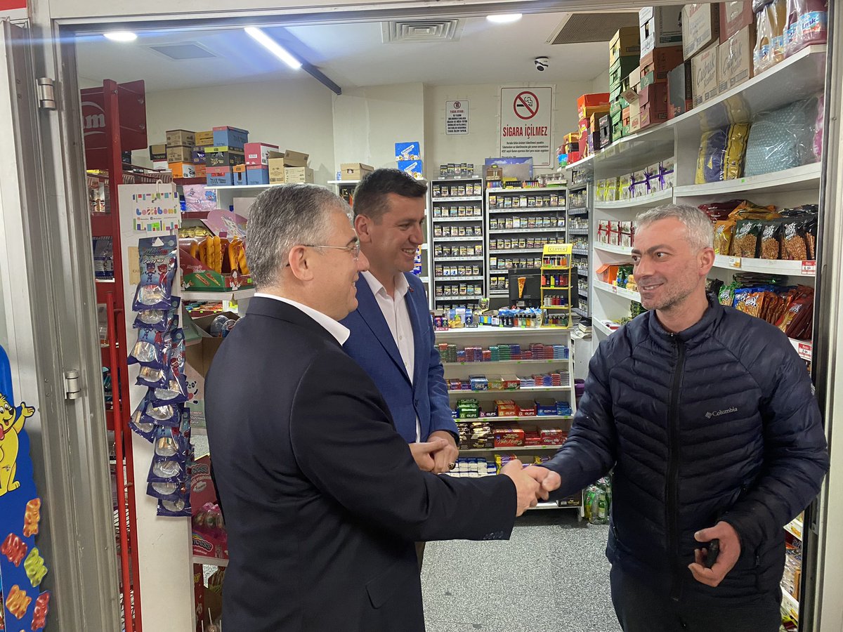 hakan_kuscuoglu's tweet photo. Değerli teşkilatımızla birlikte Düzce Terminal Esnaflarımız ile bir araya geldik. Göstermiş oldukları ilgi ve misafirperverliklerinden dolayı hepsine ayrı ayrı teşekkür ediyorum. 

📍Düzce Terminal https://t.co/0LOOvA4wOV