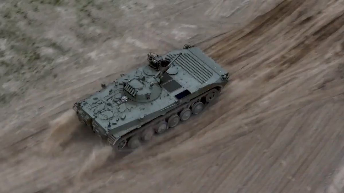 #Ukraine: The Ukrainian army received a new AFV- Czechoslovakian BPzV Svatava. This is a combat recon vehicle on the BMP-1 chassis with additional equipment- a night-vision observation device, PSNR-5 radar and a radar searcher. 

Presumably these vehicles were donated by Czechia.