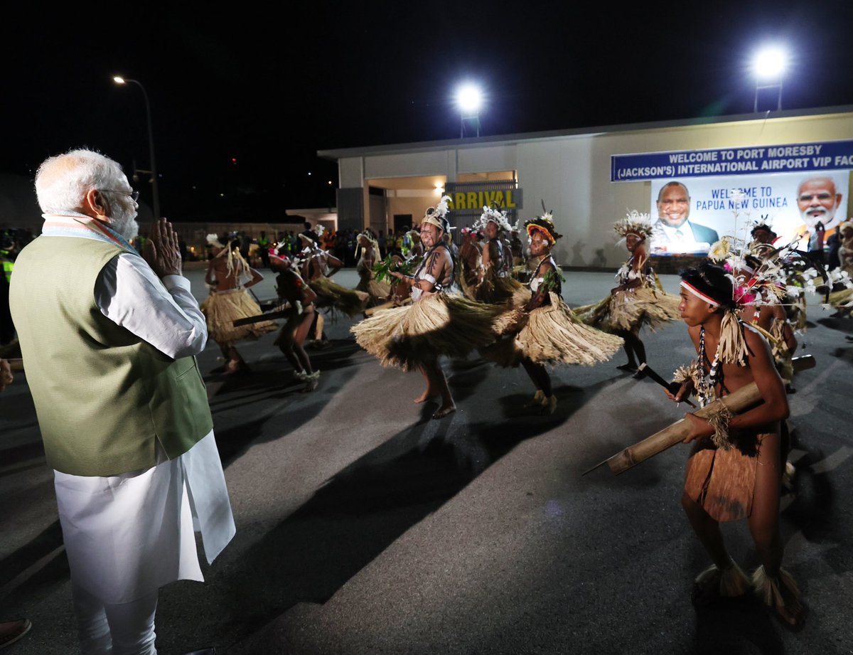 narendramodi tweet picture