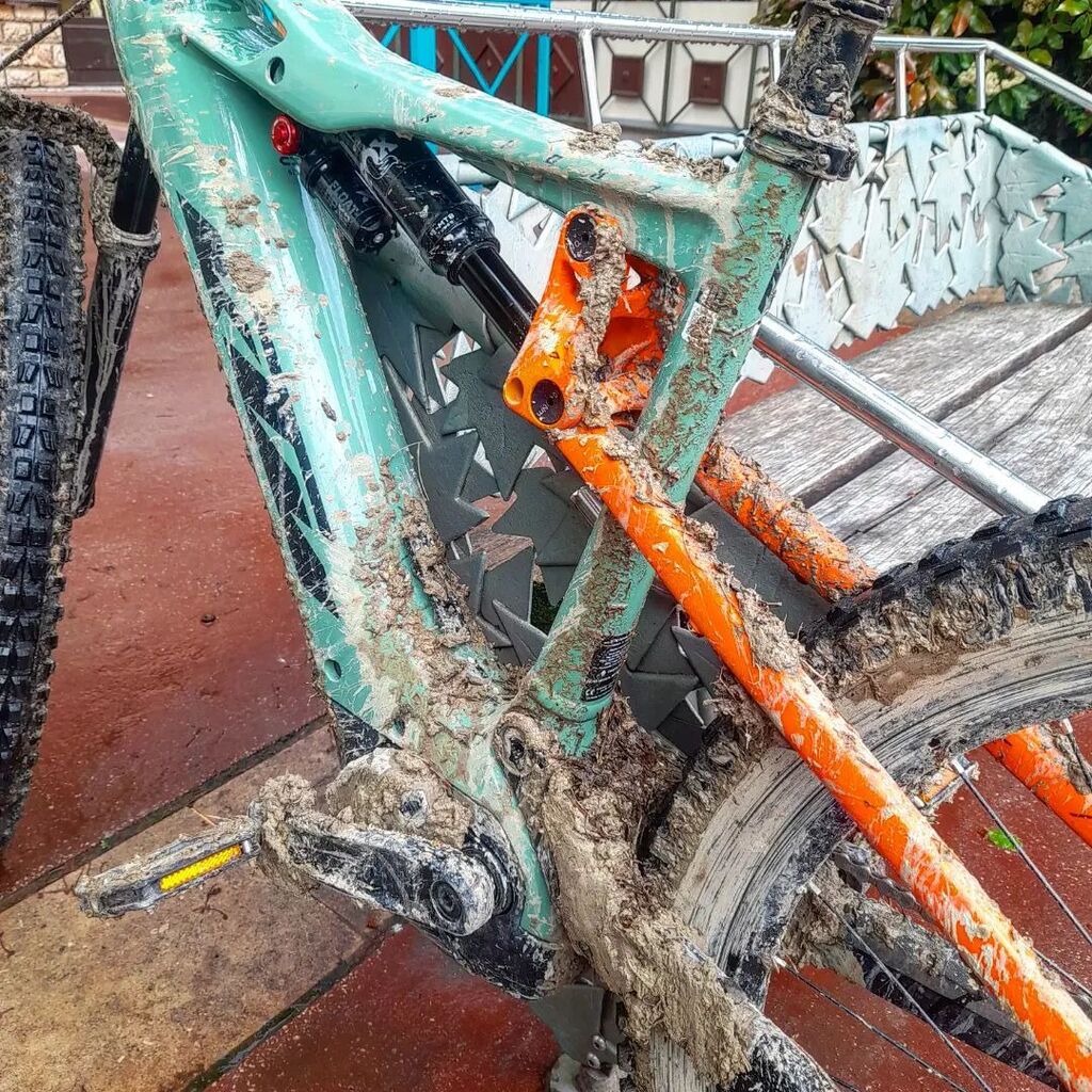 The downside to early season biking after a wet spring: wet clay fireroads 😕 instagr.am/p/CsgYLKbM-8N/