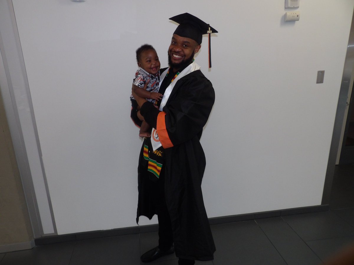 d_b7own's tweet photo. A lot of great experiences here at buffalo state 🐯. Appreciate all the great people I’ve met and all the fun times I had here🙌🏾. It’s been a great journey through out my years and I’m happy to say we made it ‼️👏🏽. Buffalo state graduate 2023 🎊 #buffstategrad #graduate2023 #grad https://t.co/jWaVu9oBwI