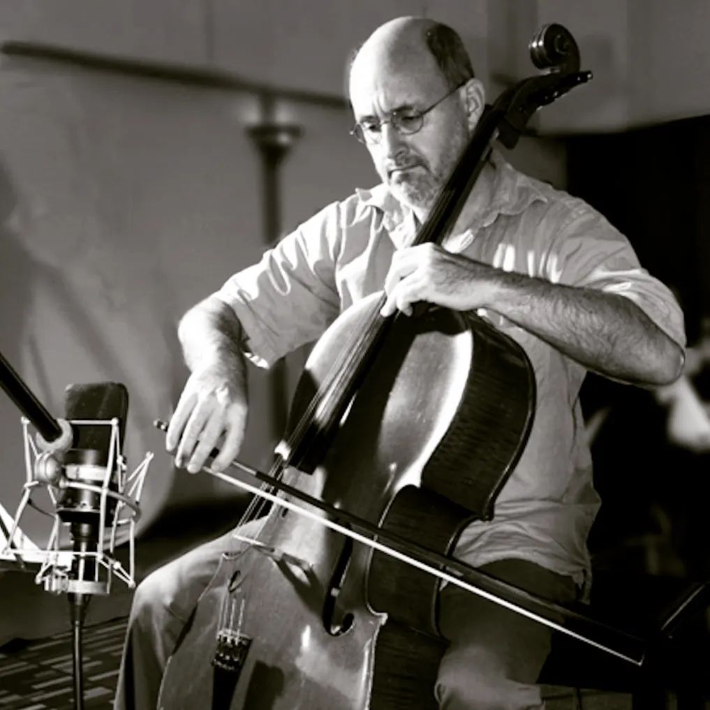 Desde el Programa Orquestal, extendemos nuestras más sentidas condolencias a la familia Desenne en estos momentos y esperamos que Dios les conceda toda la fortaleza y consuelo que necesitan en este momento.

Paul Desenne, fue un violonchelista y composit… instagr.am/p/CsgZ7jiOAZC/