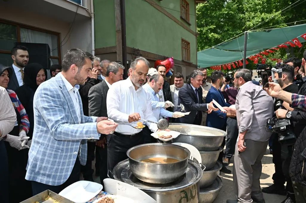 Alinur Aktaş