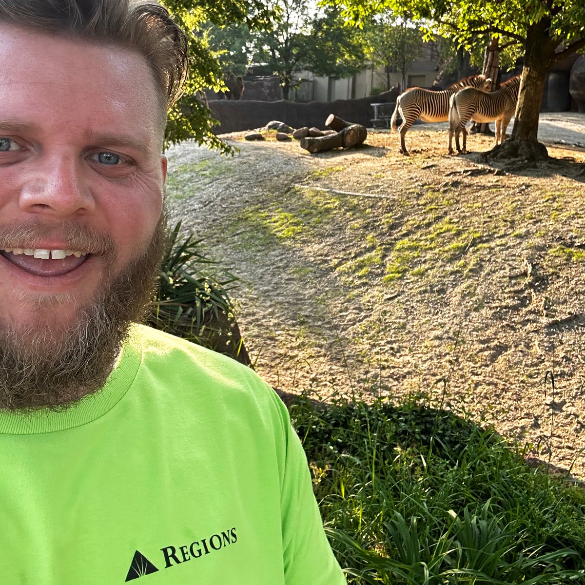 RegionsBank's tweet photo. Making tracks and supporting @STLChildrens! We’re starting our morning at the @stlzoo for Make Tracks Through the Zoo. #STL 🦓 https://t.co/KfksK36nDY