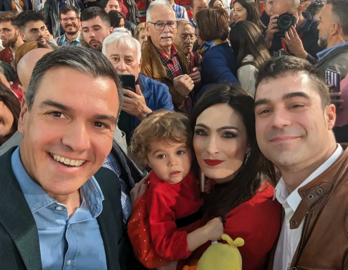 psoeboecillo's tweet photo. Hoy, el presidente del Gobierno, Pedro Sánchez y el líder de la oposición en Castilla y León, Luis Tudanca nos han deseado mucha suerte al PSOE de boecillo. https://t.co/hr3hwshhgL