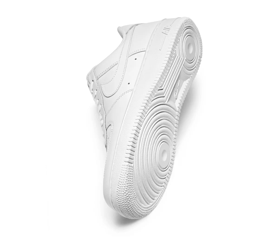 SOLELINKS's tweet photo. Ad: RARE SALE: 20% off Nike Air Force 1 '07 'Triple White' at $88 + FREE shipping, use code MAY => https://t.co/Ew9GQyRvyI https://t.co/TfoL3EOtDB
