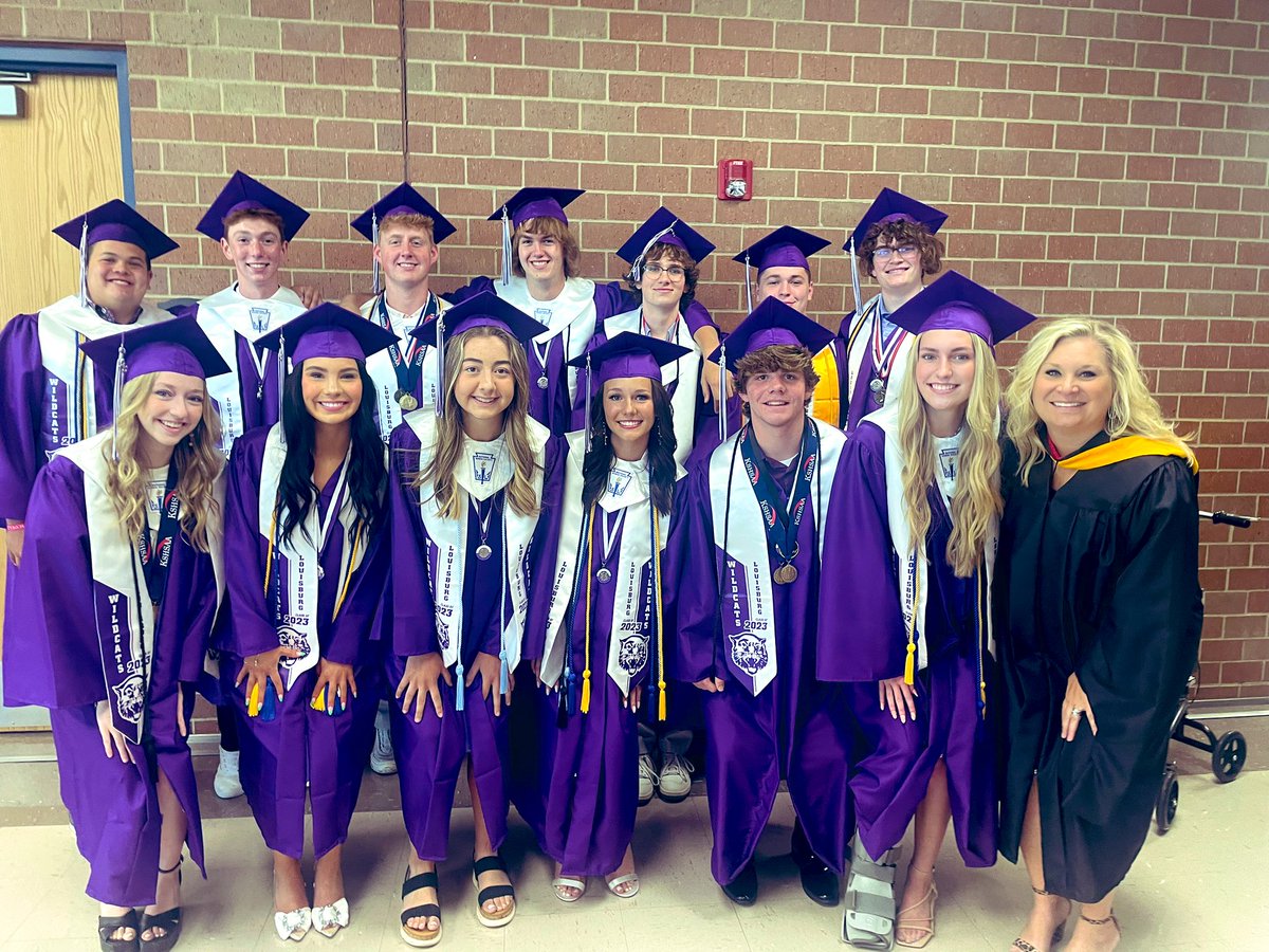 MrsLaneLHS's tweet photo. Congrats to these awesome kids! 2023 girls basketball seniors and my Advanced Accounting class!! I will miss seeing all of you in the hallways and in my classroom 💜 https://t.co/d7NyjrMO3D