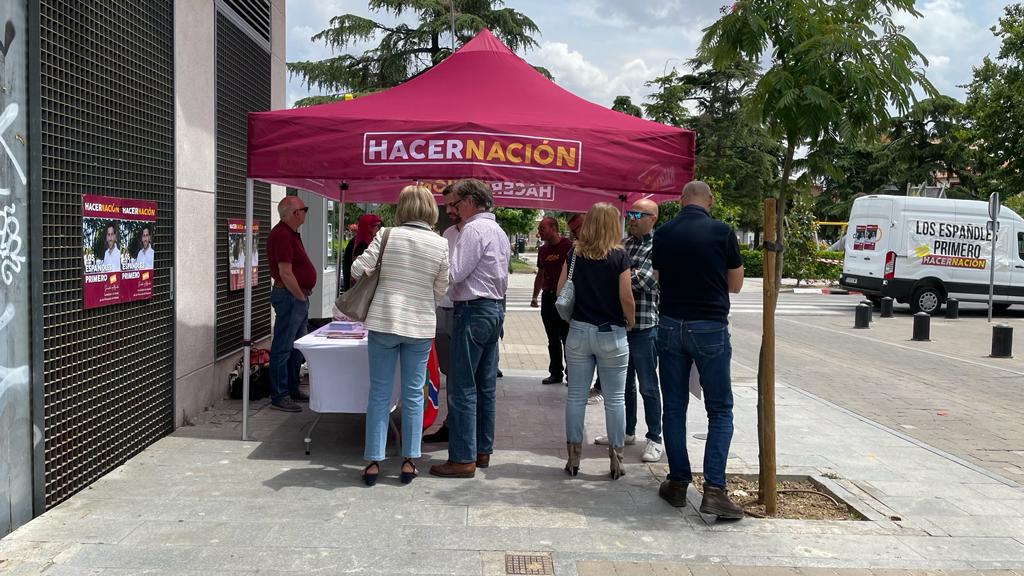 HN_Sanfer's tweet photo. 🫂BARRIO A BARRIO
📍Calle Libertad

Los vecinos, lo tienen claro.
En San Fernando de Henares, los españoles primero.

#HacerNación
#Sanfer
#SandroAlgaba https://t.co/4wfFaItPRC