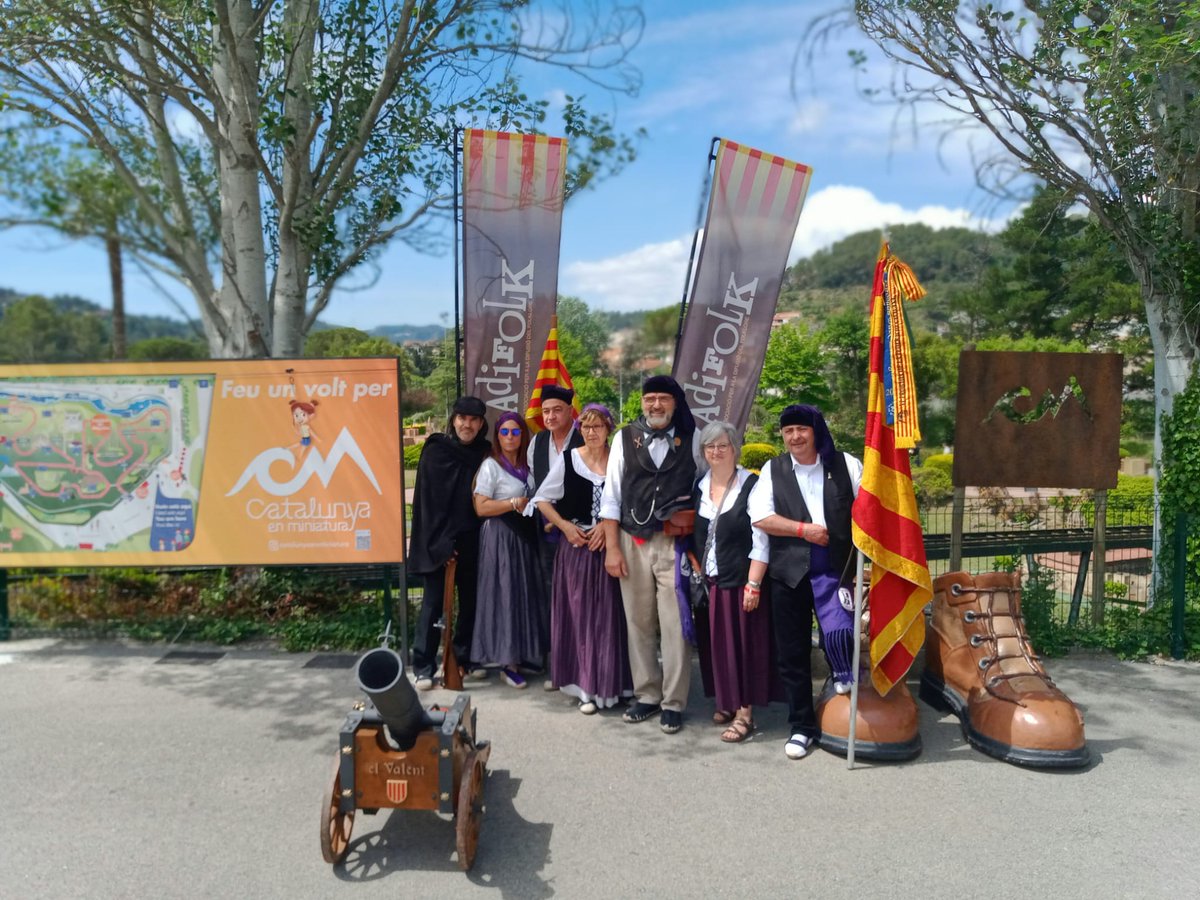 Torrelles_ERC's tweet photo. Avui hem estat a @catenminiatura amb els Carrasquets i Trabucaires de #Torrelles gaudint d'un matí de tradicions catalanes!
#PlansdeFuturperaTorrelles https://t.co/3andyp5UO4