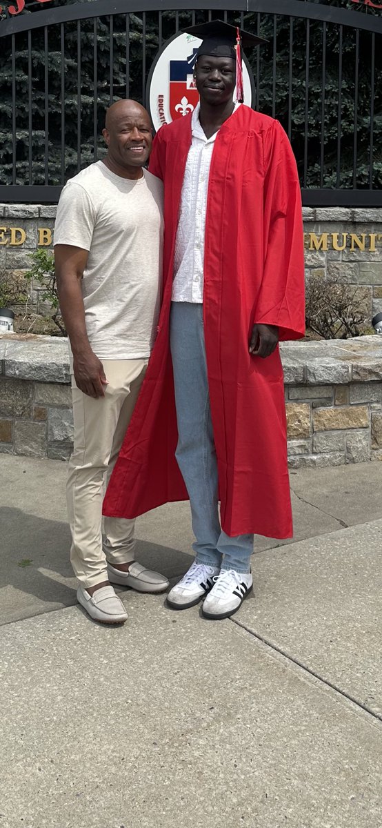 Iron_MikeMA's tweet photo. Congratulations ⁦@ZayeNyiwe⁩ ‼️”1st COLLEGE GRADUATE IN HIS FAMILY” 🙌🏾 This is the “WIN” 🙏🏾 https://t.co/FI5Y0c1w9h