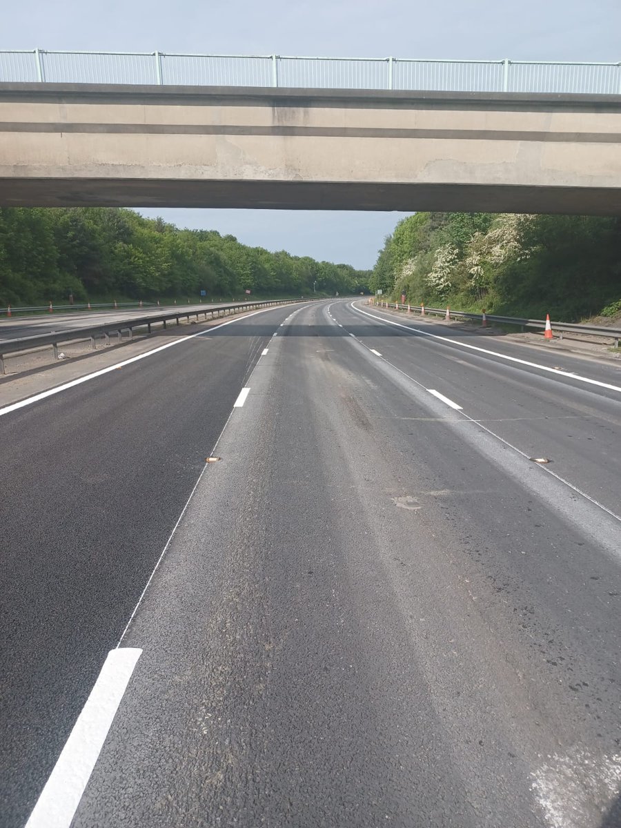 HighwaysNWEST's tweet photo. @HaltonBC @LPL_Airport @manairport #A533 (#M56) Expressway Bridge replacement works update.
Bridge demolition complete and road is in the process of being resurfaced.
M56 remains closed both ways between J11 and J12 until 6am Monday 22/05
Delays of approx. 30 mins on M56.
More info: https://t.co/LeQJjAAnNe https://t.co/n16cC0dnAy