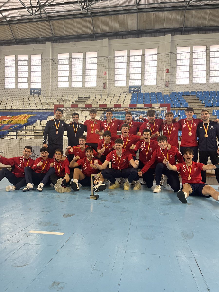 E Q U I P O 😍 🥉 #OrgullBMG ⚪️🔵