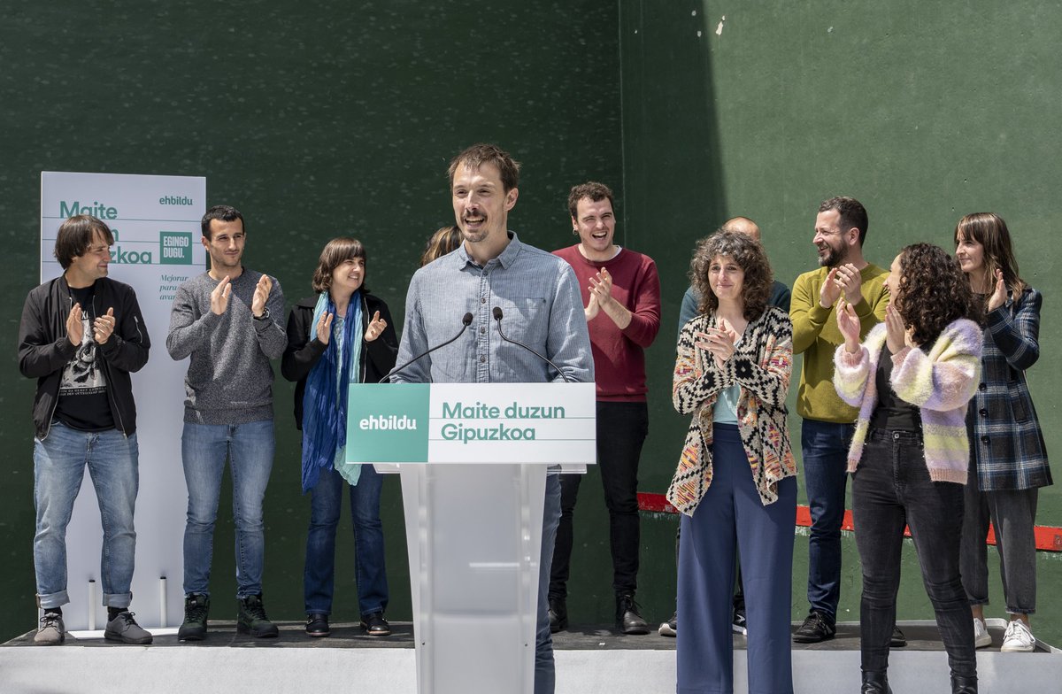 ehbildugipuzkoa's tweet photo. “Xabi. Yo quiero que Hernani siga teniento la vida que tiene”.  Hernanik @xabilertxundi nahi alkate, @ehbildu delako ondo bizitzen jarraitzeko berme bakarra.

Gipuzkoa osoan ari gara batzen eta hazten, eta M28an demostratuko dugu!

#EgingoDugu https://t.co/cL0vTlcwdM