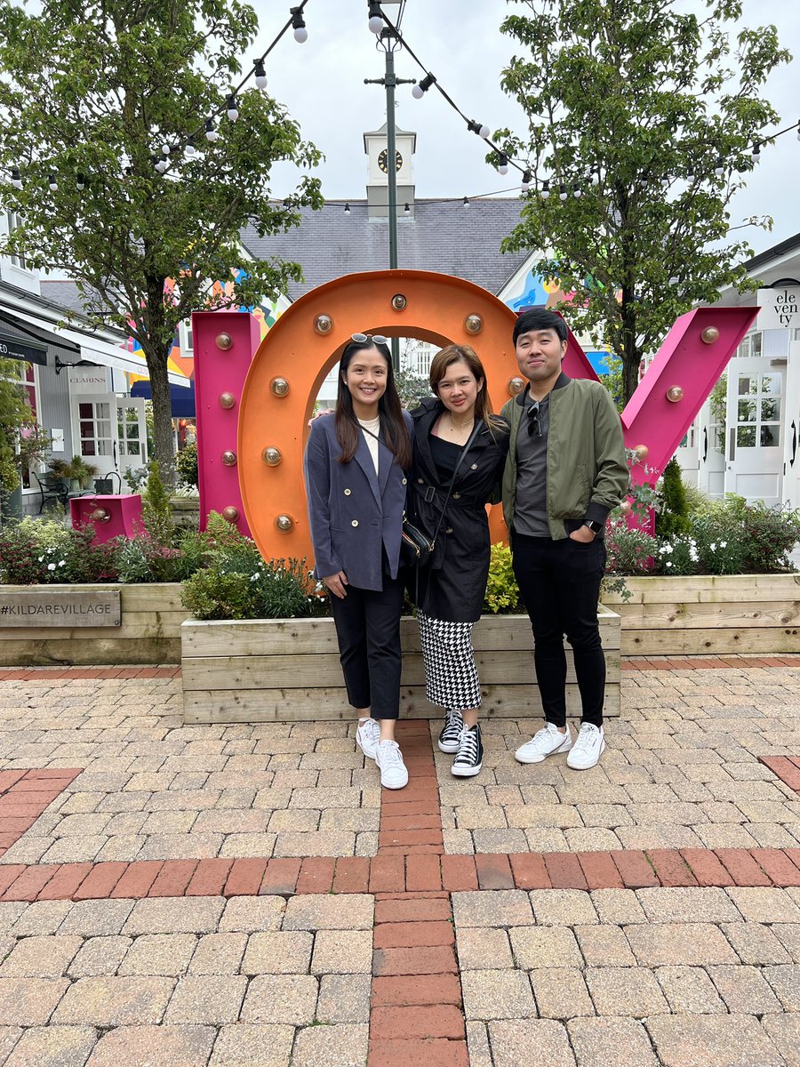 jptdizon's tweet photo. Welcome to Ireland doc! 😍#AUFMC #ICU #Nurse #Resident #ireland #Europe #friends https://t.co/zFHnfT2NBo