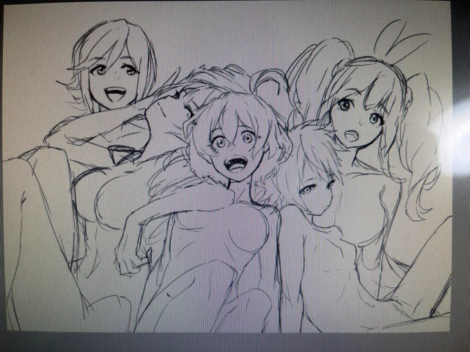 何回かワルキューレの集合絵描こうとしてなんか下手やなってなって投げ出してる。 幕張までに描いてみたいけど無理かなぁ…
