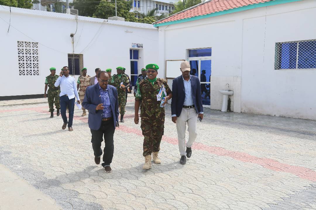 SONNALIVE's tweet photo. Today, at the Ministry of Information’s Headquarters, Director General Abdullahi Hayir Duale warmly welcomed a delegation led by @ATMIS_Somalia Spokesperson Abdullahi Hassan Ganale. During their visit, the delegation toured various offices, including those of @SONNALIVE, @sntvnews1 and @radio_muqdisho's Archive.