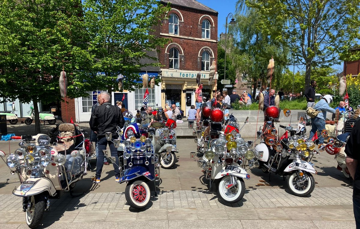 Scooters, Sunshine, Mods, Northern Soul and Beers. The perfect Sunday in Leek. 

#StaffordshireMoorlands 
#ScooterFest