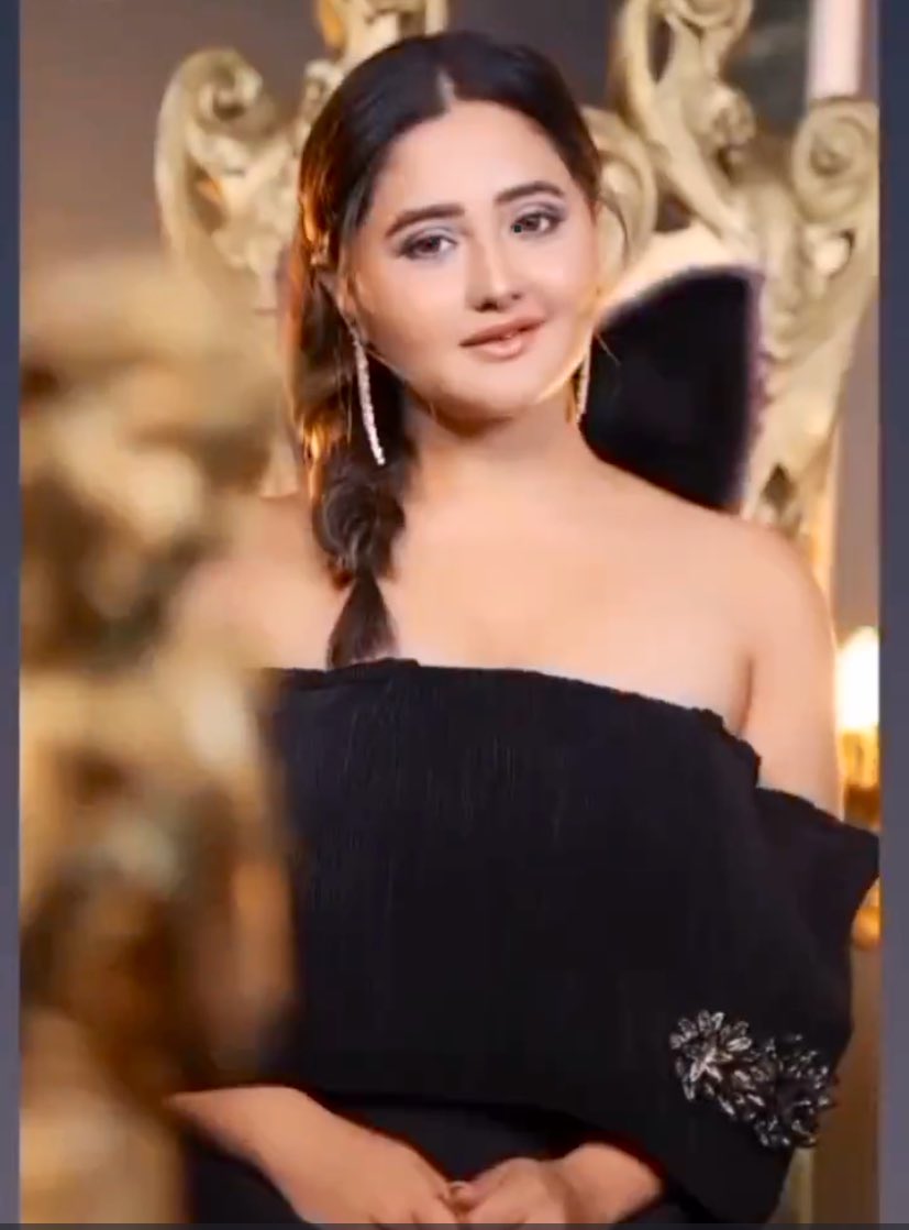 AartiM18's tweet photo. Where did these pics come from ? ๐
Weird people post kar ke delete kyu Kar dete ๐๐ฅฒ
#RashamiDesai #Rashamians
#Missionlaila https://t.co/AWq68Q2UNL