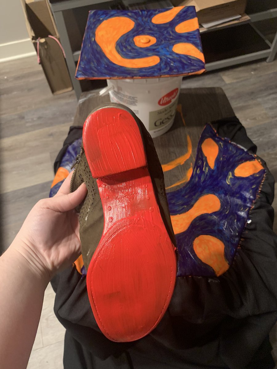 Yuukiarra's tweet photo. I can’t wait to wear the cap and gown that I customized later on today! https://t.co/4fqZRErPww