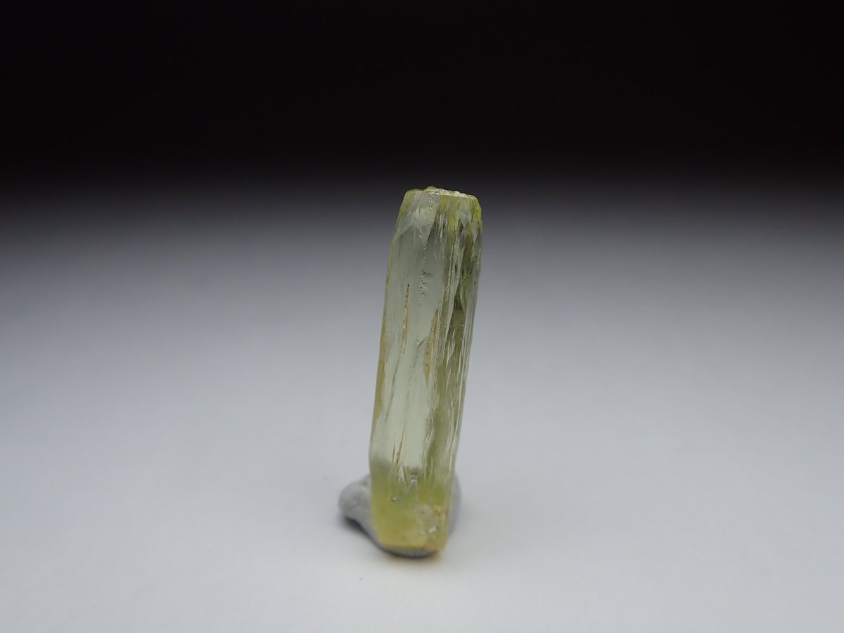 Bump_cloud's tweet image. 昔の写真から。
クリソベリル、ヘリオドール、ゾイサイト、カルサイト。