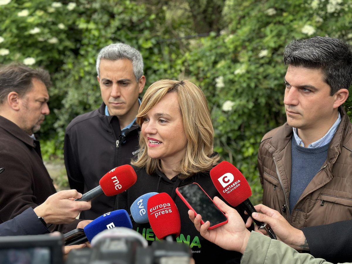 Ainoaqui's tweet photo. Visita de la ministra @Pilar_Alegria a la protectora de animales #Asproan, que lleva más de 50 años en #Santander.
La defensa del bienestar animal es una seña de identidad del @PSOE. Queremos hacer una ciudad más amable y respetuosa, con espacios para su disfrute con ellos. https://t.co/OriLLsE2vt