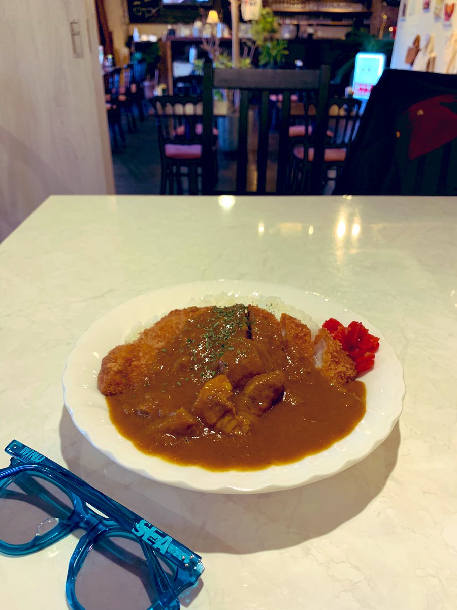 kurtkoban09's tweet photo. 昨日喫茶店にて🍛🍮🍹ランチ😋🍴
#喫茶店 #カレー #カレーライス #カツカレー #curry #プリン #custard #caramelpudding #thesoloist #takahiromiyashita #Barbour #windandsea #東京 #Tokyo #タカヒロミヤシタ #スイーツ好きな人と繋がりたい https://t.co/2QWdk0IwK6