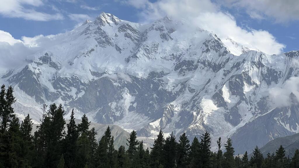 PakLonglive's tweet photo. Fairy meadows Pakistan https://t.co/1uCaH2w0kK #ExplorePakistan https://t.co/LLHenfdl9S