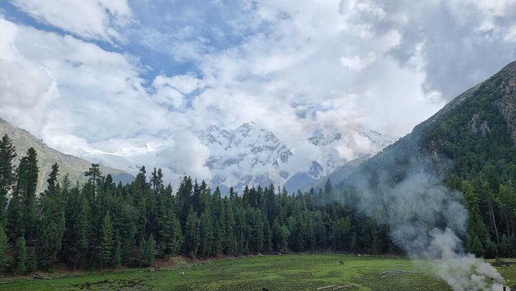 PakLonglive's tweet photo. Nanga parbat view from Fairy Meadows https://t.co/OA3QeYp0R0 #ExplorePakistan https://t.co/VbRSssjyk0