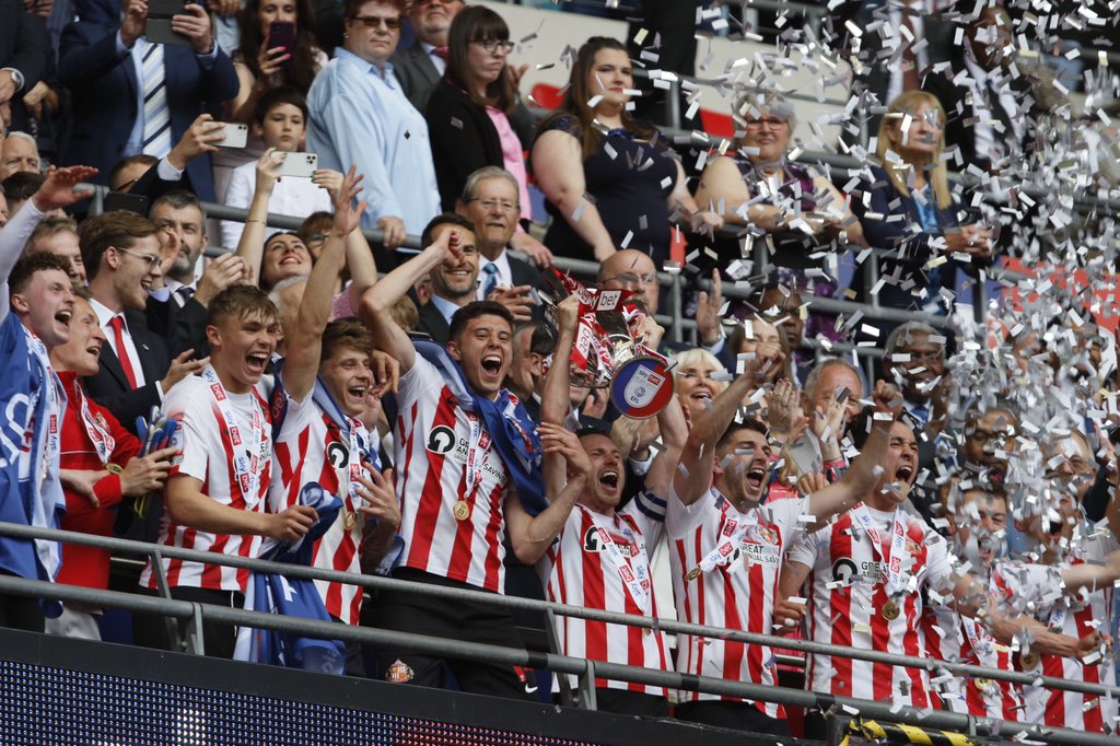 SunderlandAFC's tweet photo. 📆 #OnThisDay in 2️⃣0️⃣2️⃣2️⃣

We secured promotion to the Championship 🏆😍

#SAFC | @WembleyStadium https://t.co/TqxtPa76iP