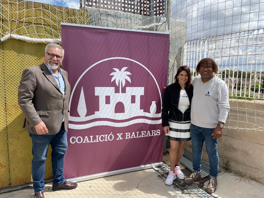 Coaliciobalear's tweet photo. 👉🏻En la Liga Over 40. Yuri Guerrero candidato al Consell Insular, gran conocedor del deporte amateur que debe potenciarse entre nuestros vecinos. Salud a todos para este domingo. VOTA Coalició per Balears. https://t.co/g7VXYlW1qj