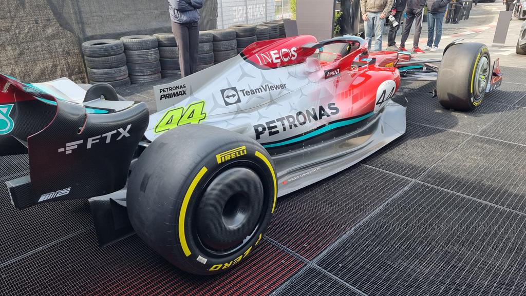 MSM_Christian's tweet photo. Mercedes reveals update that should've been introduced in Imola at the Nürburgring 🙃😀😉
#F1 https://t.co/RwcKvrn3zS