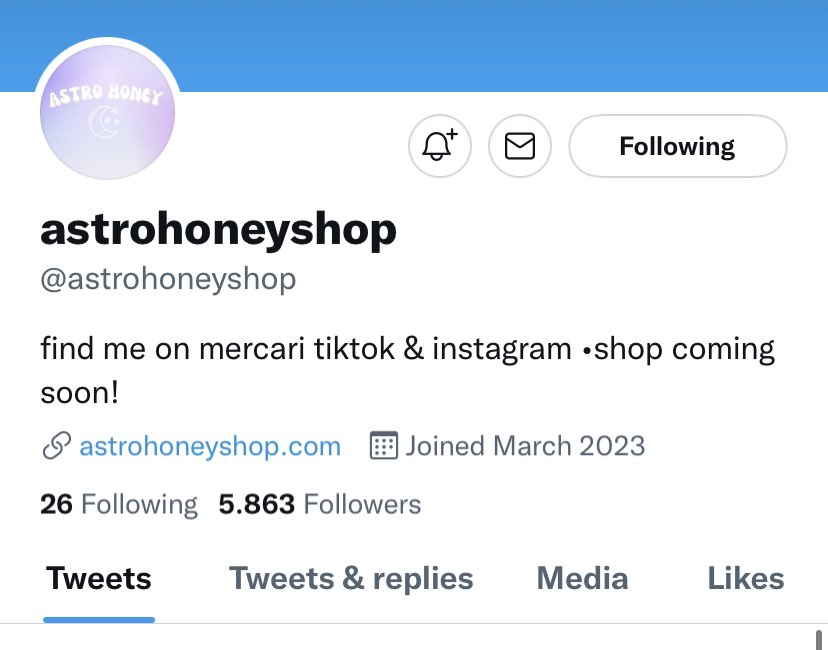 selinabrm's tweet photo. @astrohoneyshop @Stray_Kids @simply_sungie I can’t choose a bias in skz to save my life 😭 But I might have to go for Bang Chang he’s so sweet! Thank you for the giveaway :)) https://t.co/Ia5SJ5dCC9