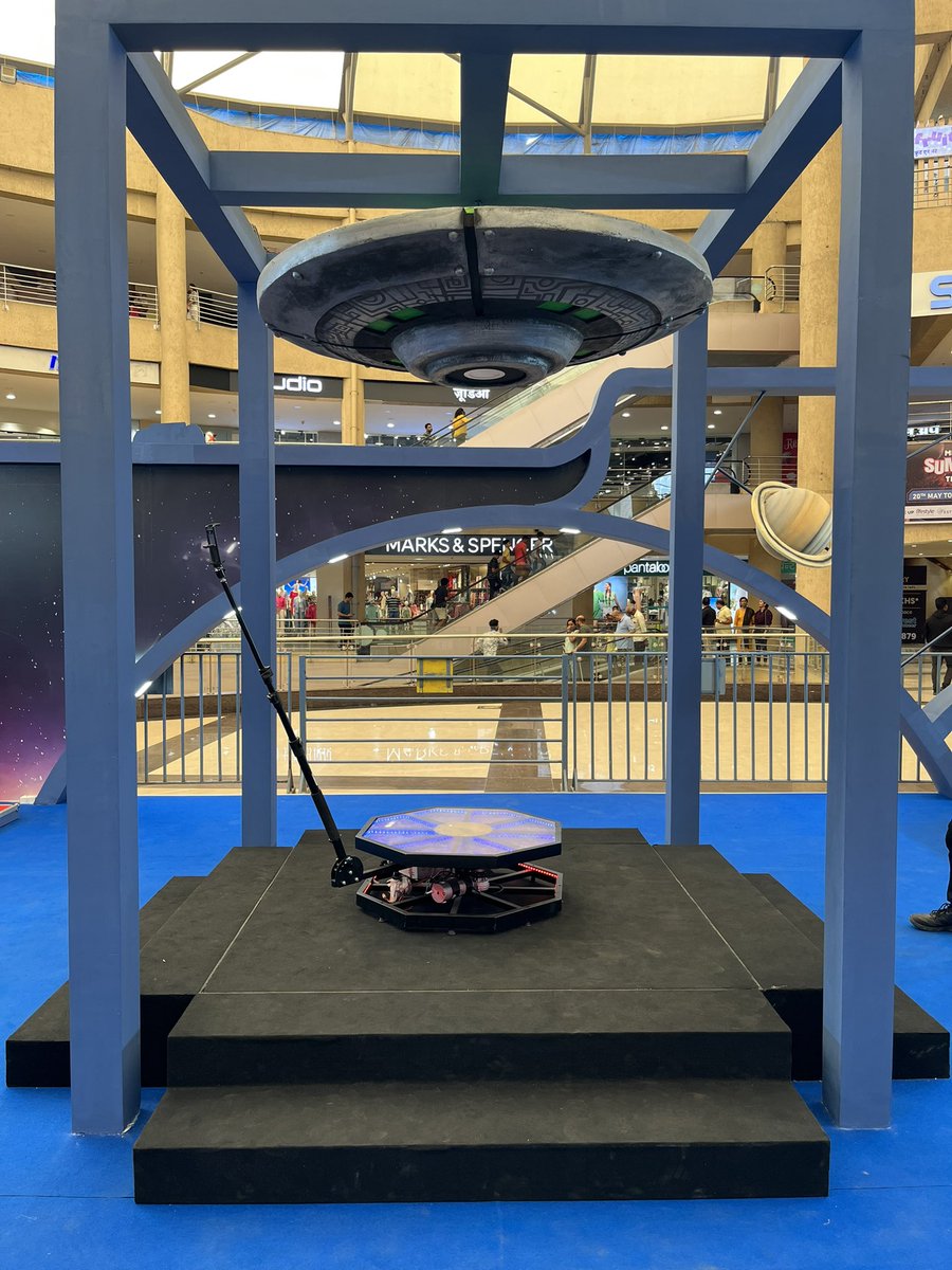 mallmetrojunc's tweet image. Have fun in Space at the Metro Summer Thrill from 20th May to 11th June. Shop &amp;amp; win Holiday for Family !

#metrosummerthrill #summerthrills #spacetheme #funthingstodo #kidsfun #workshop #kalyan