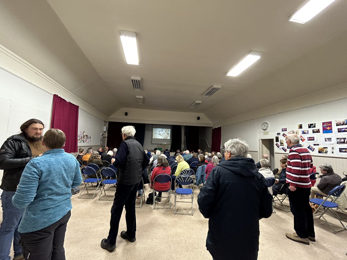 Over 70 in the audience yesterday at Port Erroll Community Hall for our talk about the Iron Age village excavated at Cruden Bay. And lots of chat about other finds in the area. I suggested they should test pit the village! @diggermann17 @UoA_Archaeology