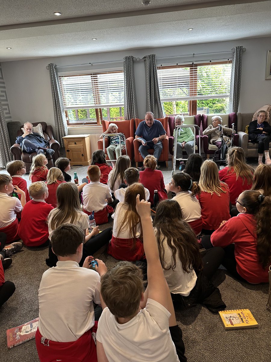 P6K received a special talk from a fantastic local author on their recent trip to @carrondalehome. Thanks so much to @swift_geoff and the amazing team at Carrondale for creating such a wonderful experience for the children and residents.📚 #intergenerationalreading