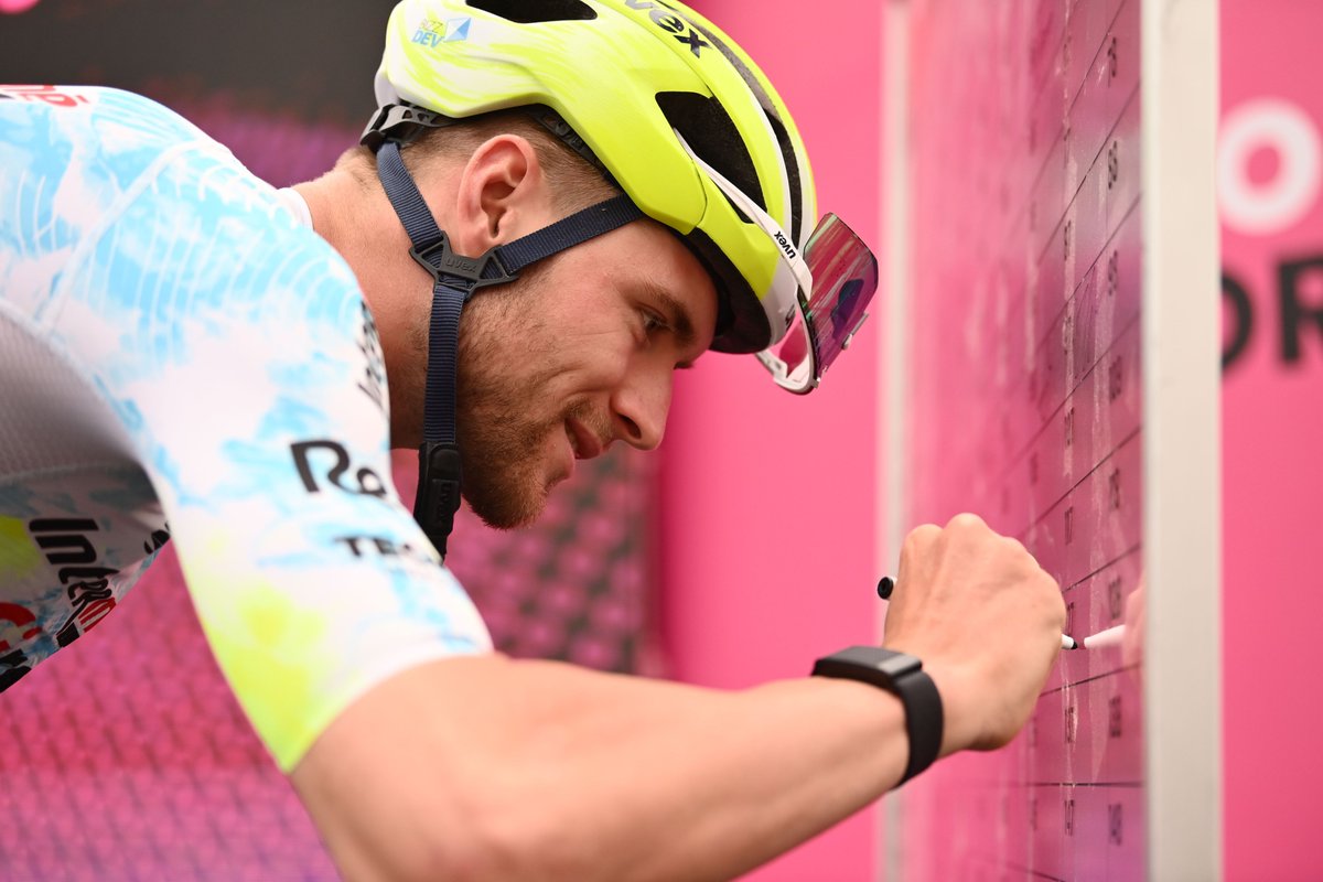 🖊️

#Giro #GirodItalia