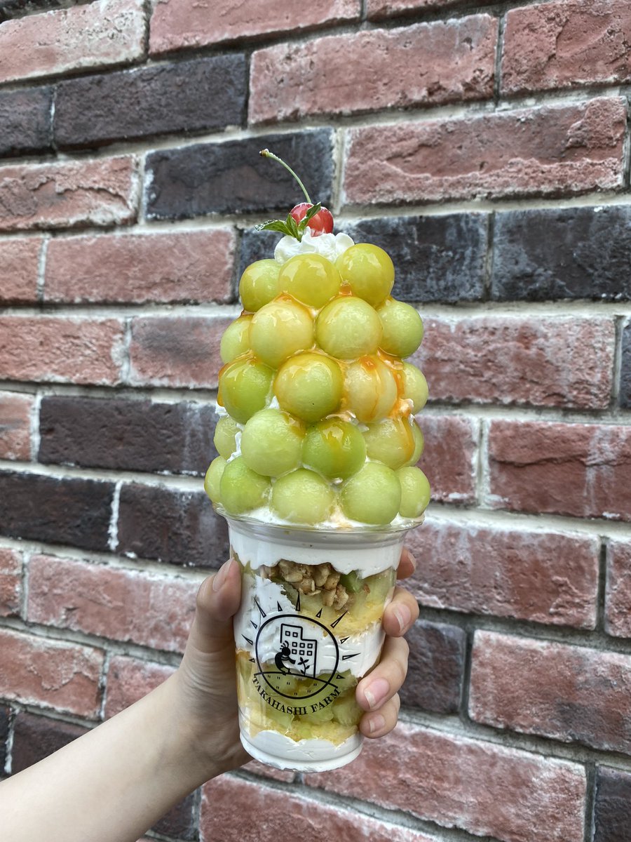 makanaikagekiha's tweet photo. 昨日ありがたいことに最高売上を更新したんですよね

そして今日…
昨日の売上を超えたんですよ。

沢山のご来店本当にありがとうございます。

僕は宇都宮で、自分達のお店でこの景色が見れるとは思ってなかったんですね。

本当に本当にありがとうございます！ https://t.co/jJ26bJ6l49