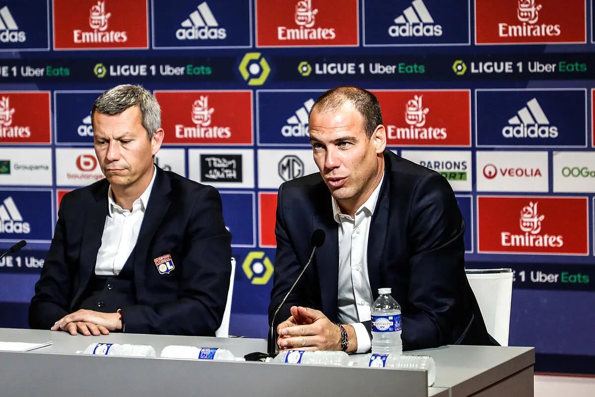 OnlyGones's tweet photo. L’OL a décidé d’éloigner Vincent Ponsot et Bruno Cheyrou de la section professionnelle et n’ont donc plus aucun impact sur les décisions du groupe pro.

Le premier cité s’occupe de l’académie et le second est en stand by.

Ludovic Guily va quitter l’OL. 

(L’Equipe) https://t.co/bZw3ozckWj