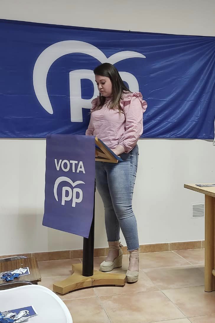 PopularesCuenca's tweet image. La candidatura del  PP de #Castejón presidida por @marribas96  dio a conocer su programa electoral
acompañada por los diputados provinciales @danpros89 y @ContreGema.
@PopularesCuenca @PP_CLM