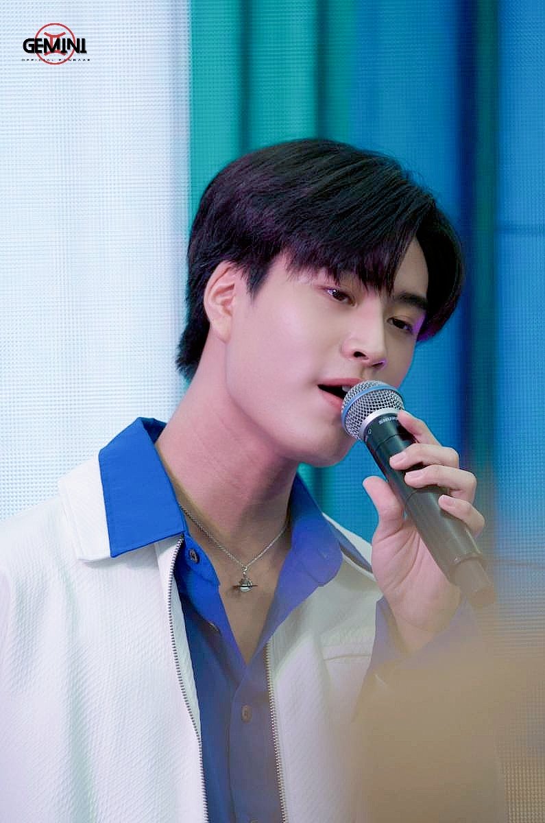 Geminint_family's tweet photo. ต่อให้ย้อนวันเวลาสักกี่ครั้ง
มั่นใจนะว่าทุกครั้งต้องเป็นเธอ ..

ถ้าถามว่าคนไหนที่ดีพอ คนนั้นต้องพี่นรวิชญ์ 😊💕

#OMOMeetAndReleasexGF
#Gemini_NT #เจมีไนน์ @gemini_ti https://t.co/s7ne8NbIbl