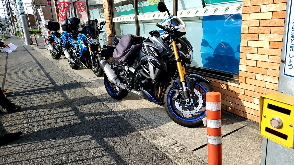 denjiha119's tweet photo. お疲れ様です😆🎵🎵
今日わマスツーです😆🎵🎵
#Amuse高槻バイクショップ
#GSAX でツーリング👍️
京北方面から福井へ https://t.co/8YdQJtKBDP
