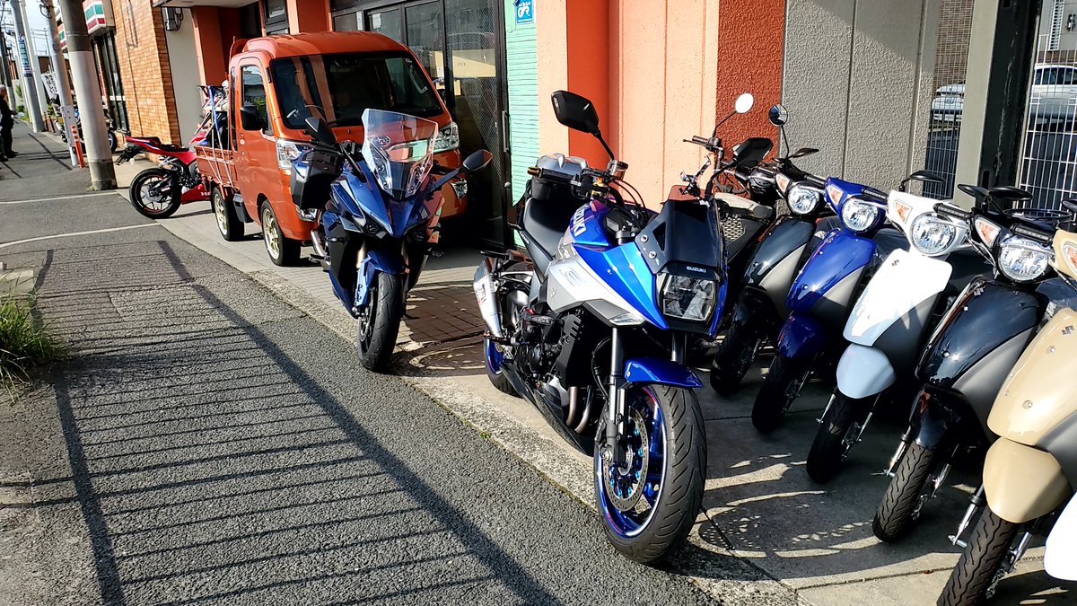 denjiha119's tweet photo. お疲れ様です😆🎵🎵
今日わマスツーです😆🎵🎵
#Amuse高槻バイクショップ
#GSAX でツーリング👍️
京北方面から福井へ https://t.co/8YdQJtKBDP