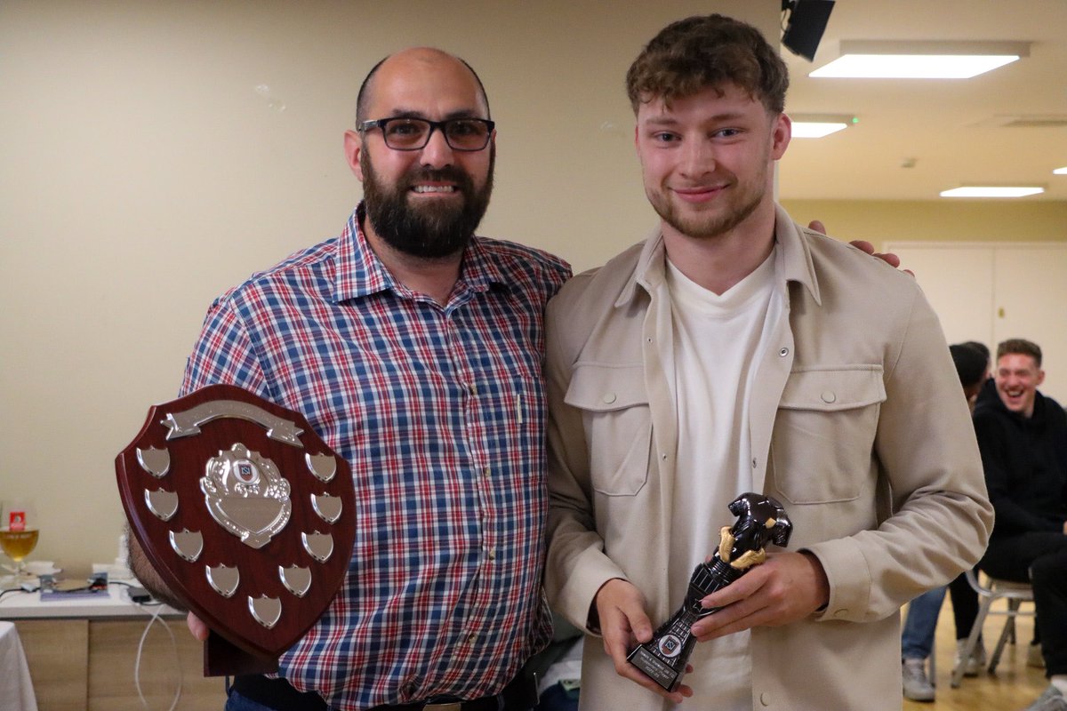 𝐒𝐮𝐩𝐩𝐨𝐫𝐭𝐞𝐫𝐬 𝐩𝐥𝐚𝐲𝐞𝐫 𝐨𝐟 𝐭𝐡𝐞 𝐬𝐞𝐚𝐬𝐨𝐧!
Your supporters player of the season with 37% of the votes at the time went to <a href="/ryanebankss/">Ryan Ebanks</a> 👏🏼👏🏼

📸 <a href="/RobCurrell/">Rob Currell - News Photojournalist</a>