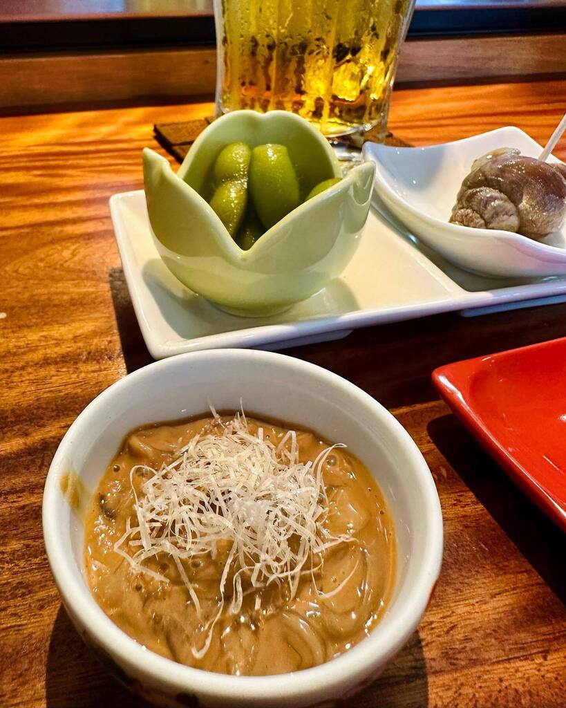 HazzyWild's tweet photo. 塩辛が美味い。

#石垣島 #寿司 #飲み #居酒屋 #日本酒 #沖縄 #ビール #美味しい #海 #鮨 #sushi #すし #お寿司 #石垣島旅行 #刺身 #グルメ #旅行 #八重山 #ishigaki #八重山諸島 #okinawa #離島 #沖縄旅行 #まぐろ #大トロ https://t.co/HfUaIU81Il