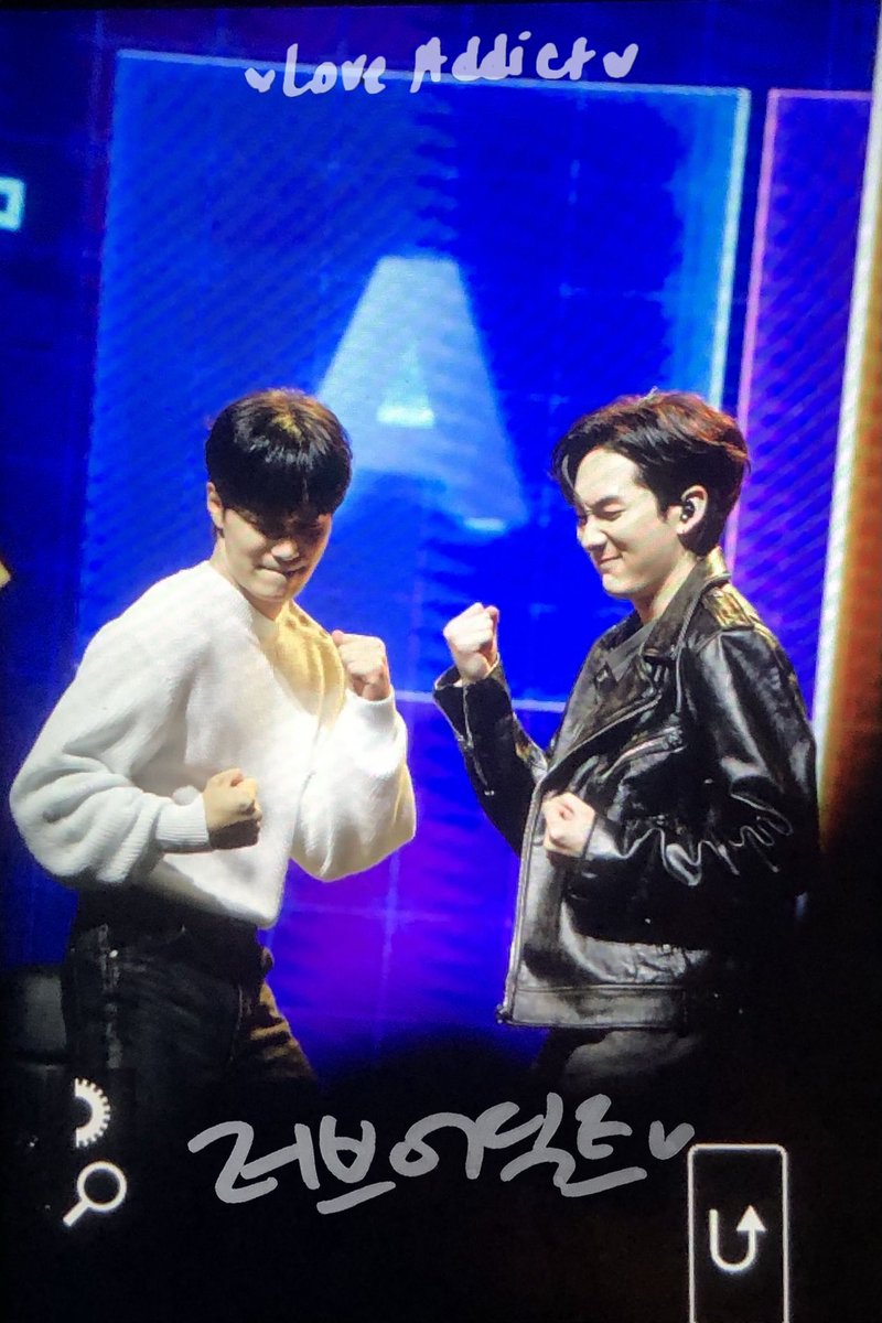 LoveAddict_0315's tweet photo. 230521 Spectrum Of 첫팬 프리뷰 Aaron 종현
누가 하입보이를 이렇게 춰욬ㅋㅋㅋㅋㅋㅋ
#종현 #김종현 #Aaron #곽아론 #스펙트럼오브 https://t.co/V6yc4V092x