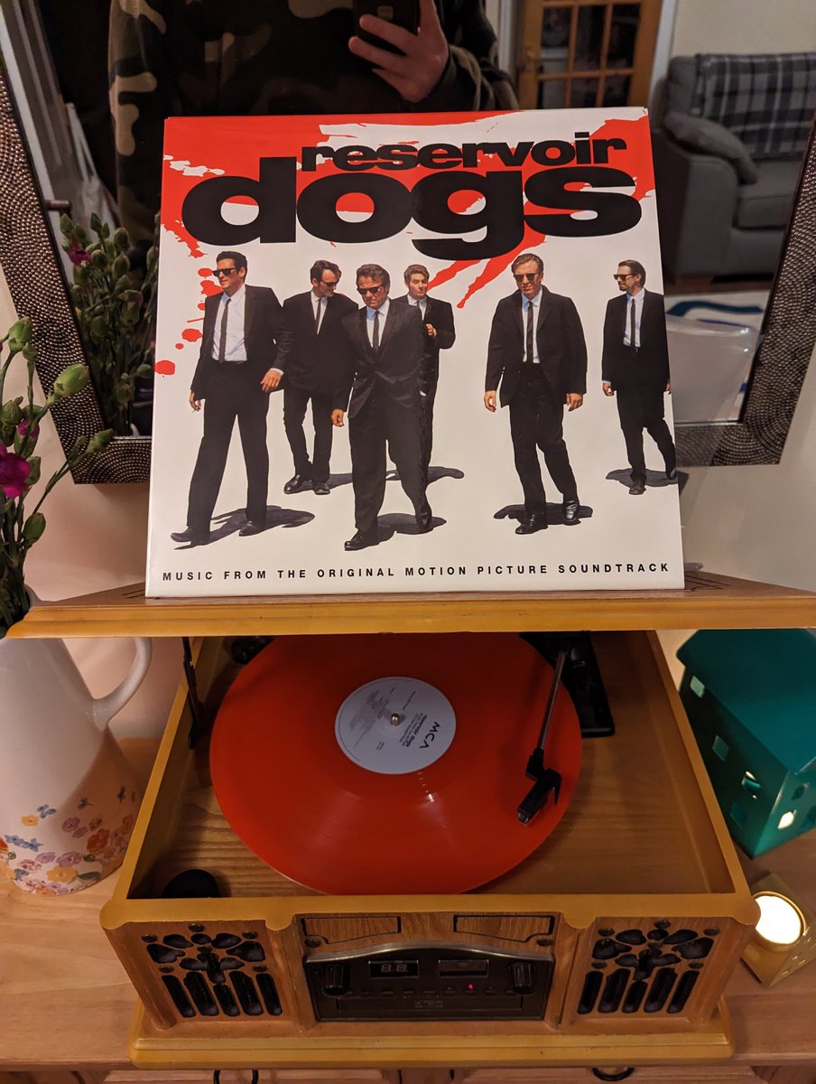 #soundtracksunday

Beautiful red colour  copy of #QuentinTarantino #reservoirdogs #vinylsoundtrack

Listening on the old school all in one machine

   #soundtrack #moviesoundtrack #clownstotheleftofme