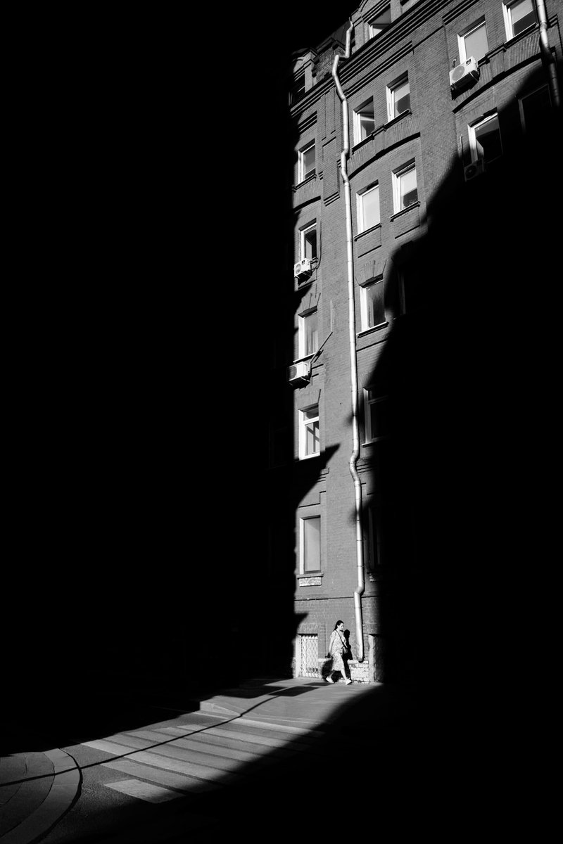 _storysofar_'s tweet photo. GM and Happy Sunday everyone ☀️

#streetphotography https://t.co/RfiCTtoL66