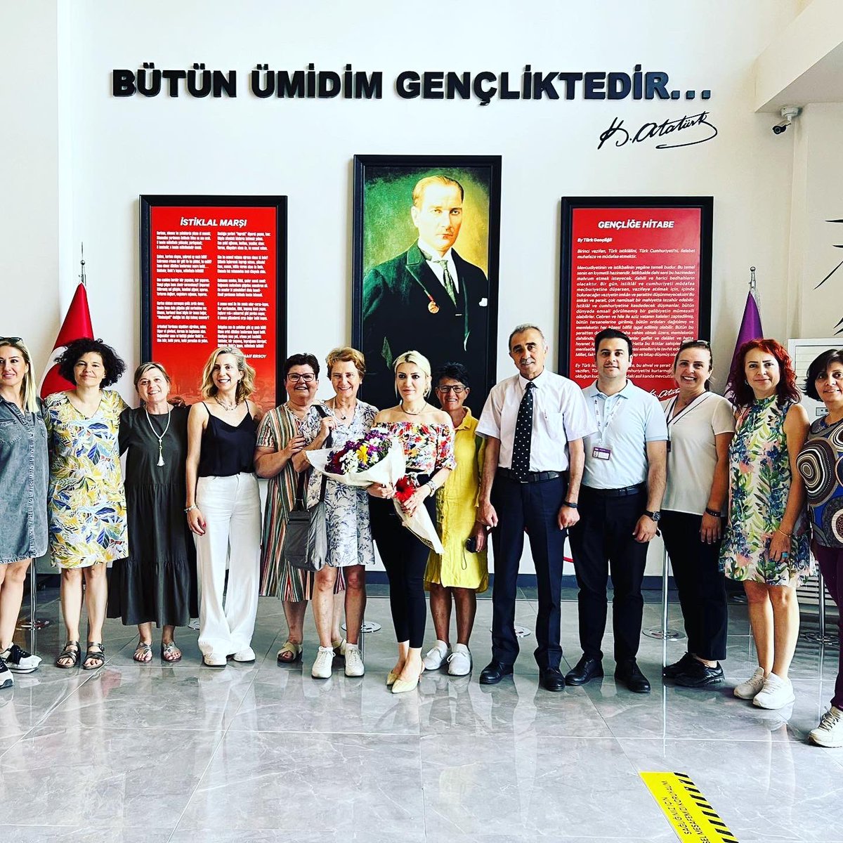 AFSTurkiye's tweet image. ✨AFS, öğrencilerin yanı sıra ebeveynleri de kültürlerarası bir yolculuğa çıkarıyor.

🇧🇪➡️🇹🇷Belçikalı AFS gönüllüleri EVA programıyla Adana’daki gönüllülerimize konuk olarak yepyeni bir kültürü tanıdılar.

#afsprograms #afseffect